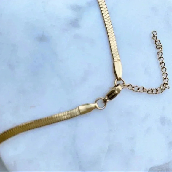 2.5MM Dainty Gold Snake Chain Necklace 18k Gold Plated Chain Layering - Picture 4 of 8